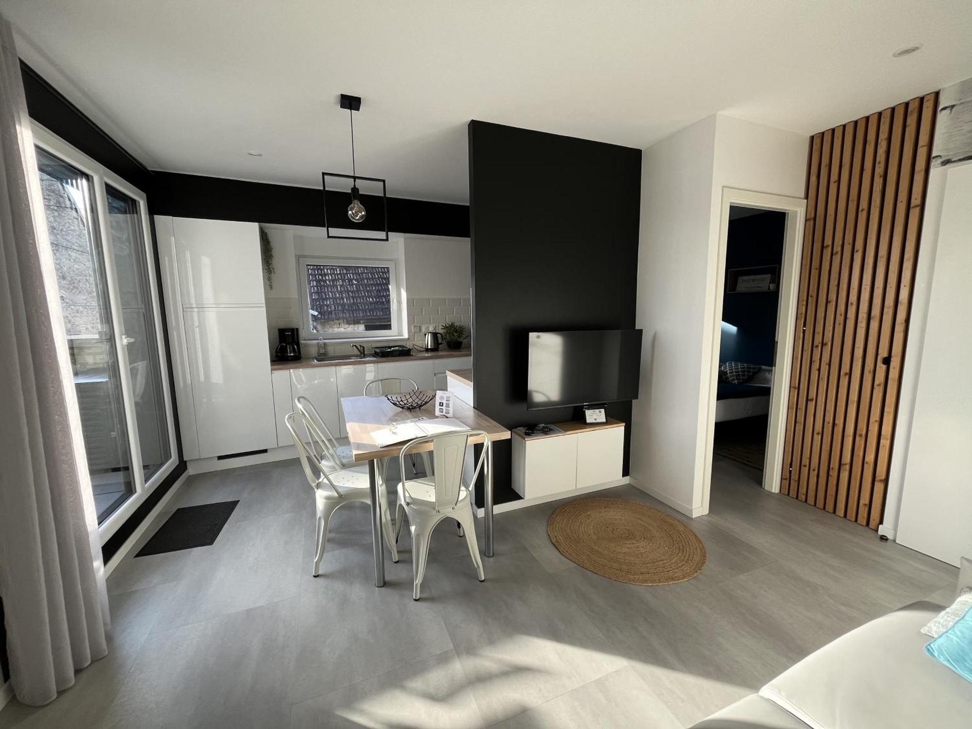 Appart-Hotel N 4 Calme Avec Terrasse, Wi-Fi Haut Debit, Petit-Dejeuner, Room-Service Et Parking Prive Chouzelot Dış mekan fotoğraf