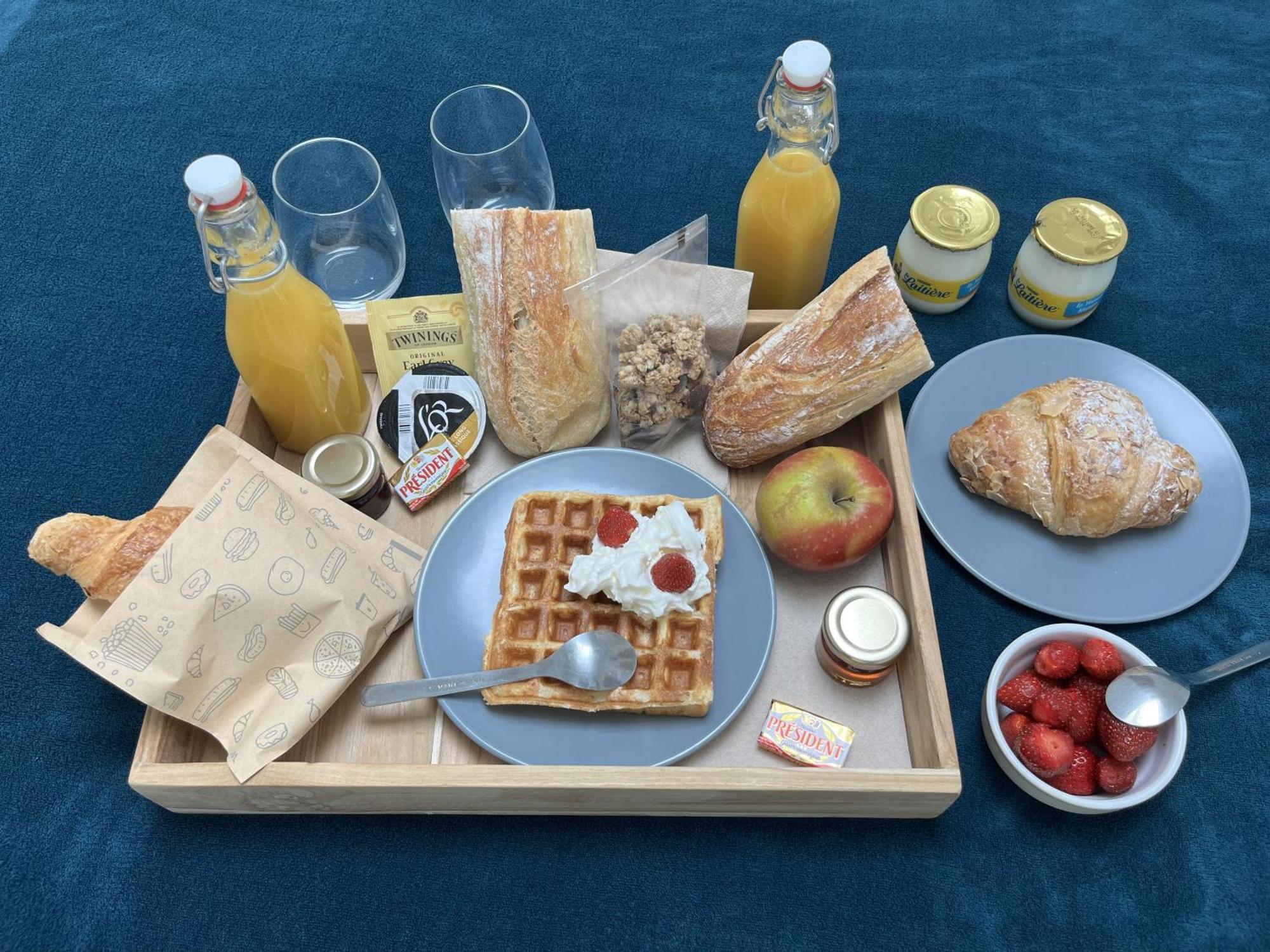 Appart-Hotel N 4 Calme Avec Terrasse, Wi-Fi Haut Debit, Petit-Dejeuner, Room-Service Et Parking Prive Chouzelot Dış mekan fotoğraf