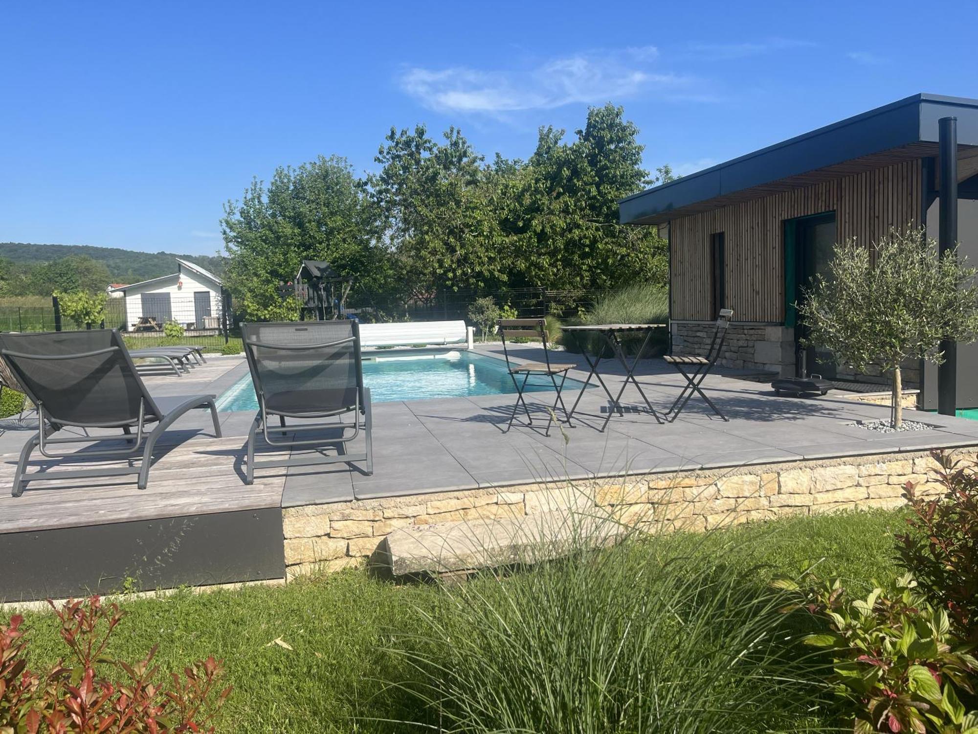 Appart-Hotel N 4 Calme Avec Terrasse, Wi-Fi Haut Debit, Petit-Dejeuner, Room-Service Et Parking Prive Chouzelot Dış mekan fotoğraf